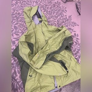 Ladies XL Mountain Hardware rain shell